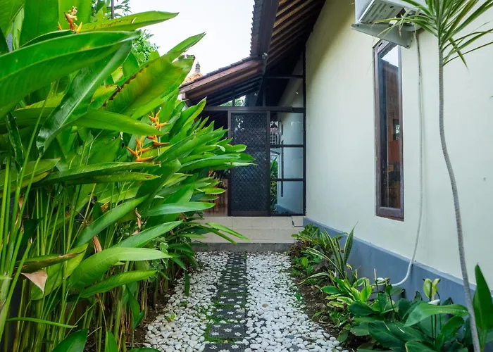 Dafne * Seminyak (Bali)